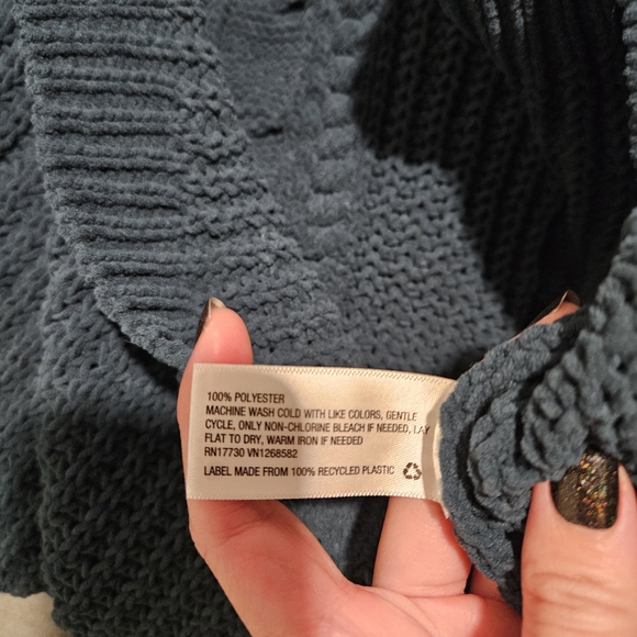 Dark Teal Green Chunky Cable Knit Sweater - Picture 4 of 7